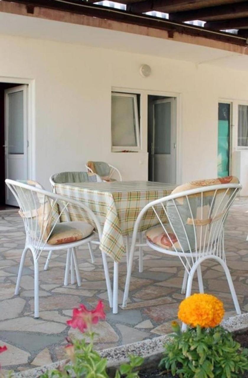 Apartments Vinko Vir Exterior photo